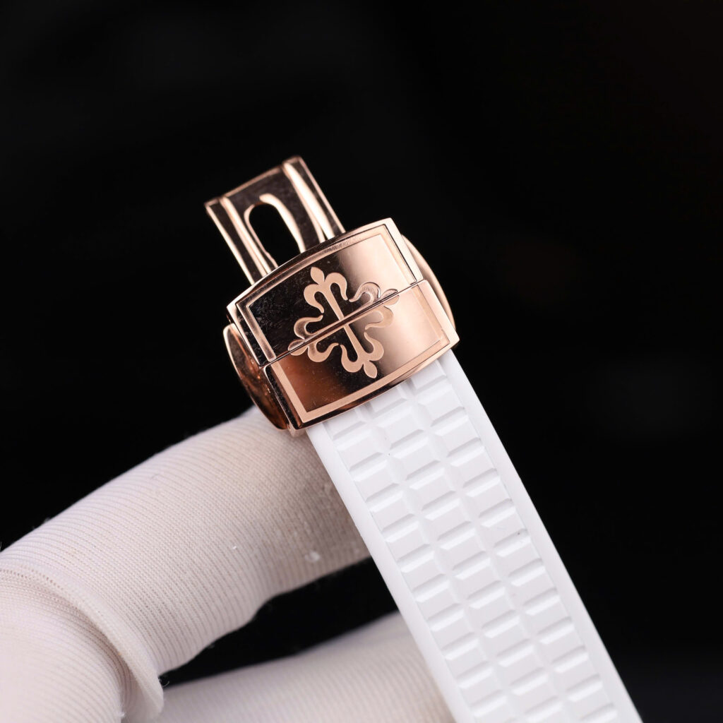 Đồng hồ Patek Philippe Aquanaut 5067 chế tác vỏ bọc vàng 18K viền đính moissanite 35 (2)