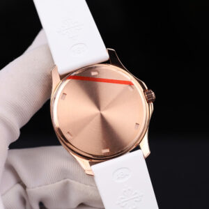 Đồng hồ Patek Philippe Aquanaut 5067 chế tác vỏ bọc vàng 18K viền đính moissanite 35 (2)