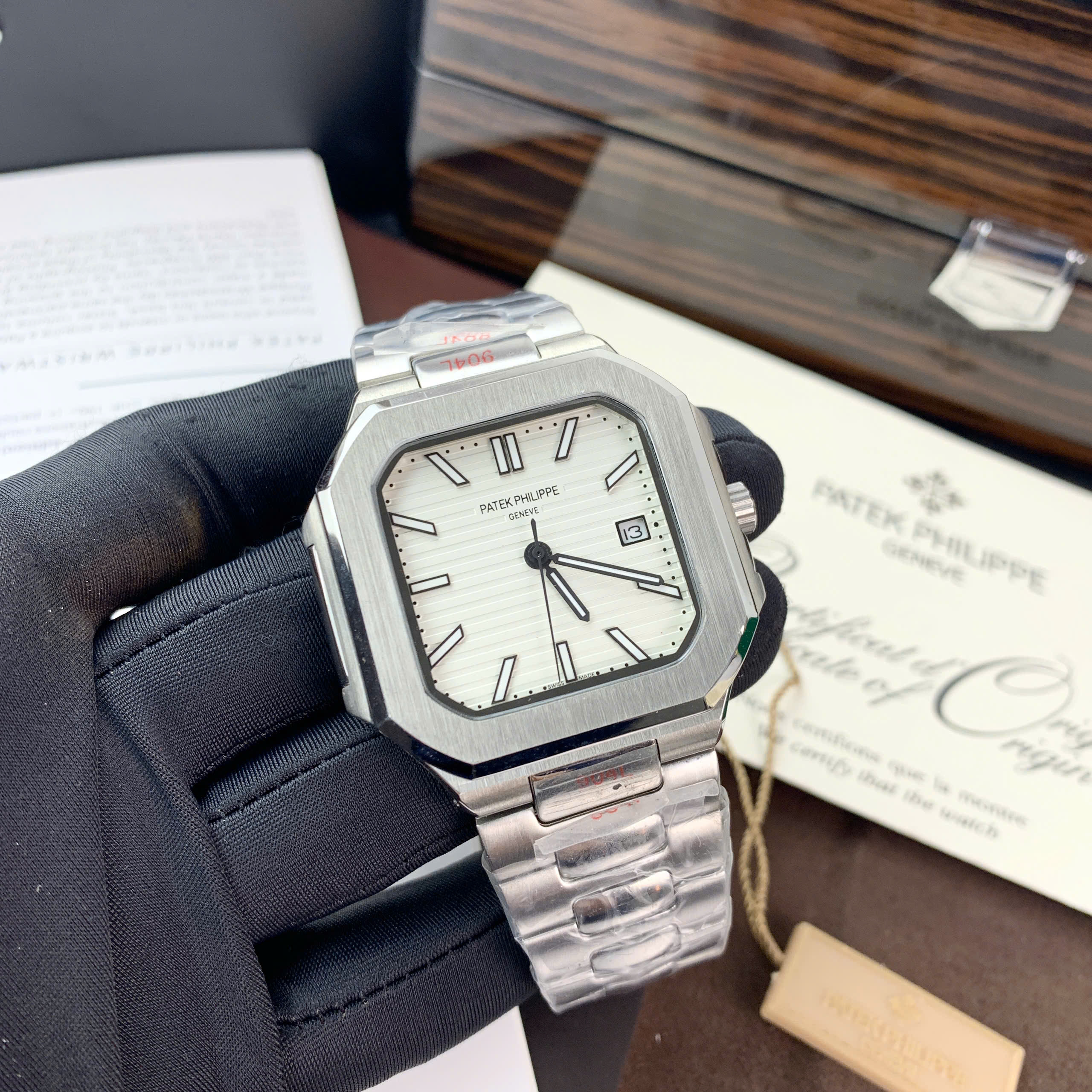 Đồng hồ Patek Philippe Cubitus nam mặt trắng máy cơ nhật giá rẻ fake 11 45mm (8) Đồng hồ Patek Philippe Cubitus nam mặt trắng máy cơ nhật giá rẻ fake 11 45mm