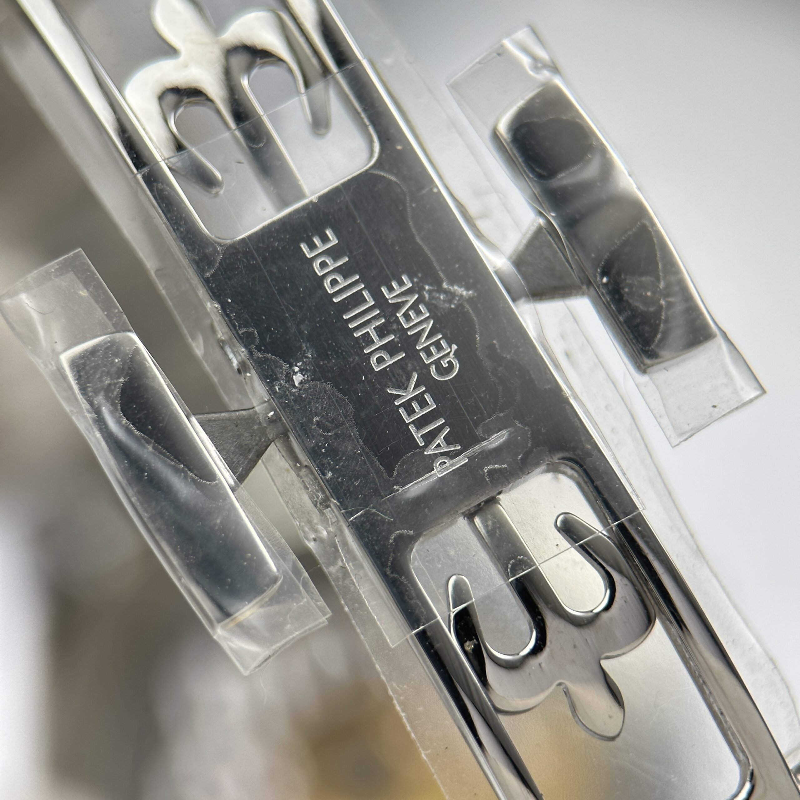 Đồng hồ Patek Philippe Twenty 4 7300 Rep 11 đính full đá máy cơ Thuỵ Sỹ 36mm (5) Đồng hồ Patek Philippe Twenty 4 7300 Rep 11 đính full đá máy cơ Thuỵ Sỹ 36mm (2)