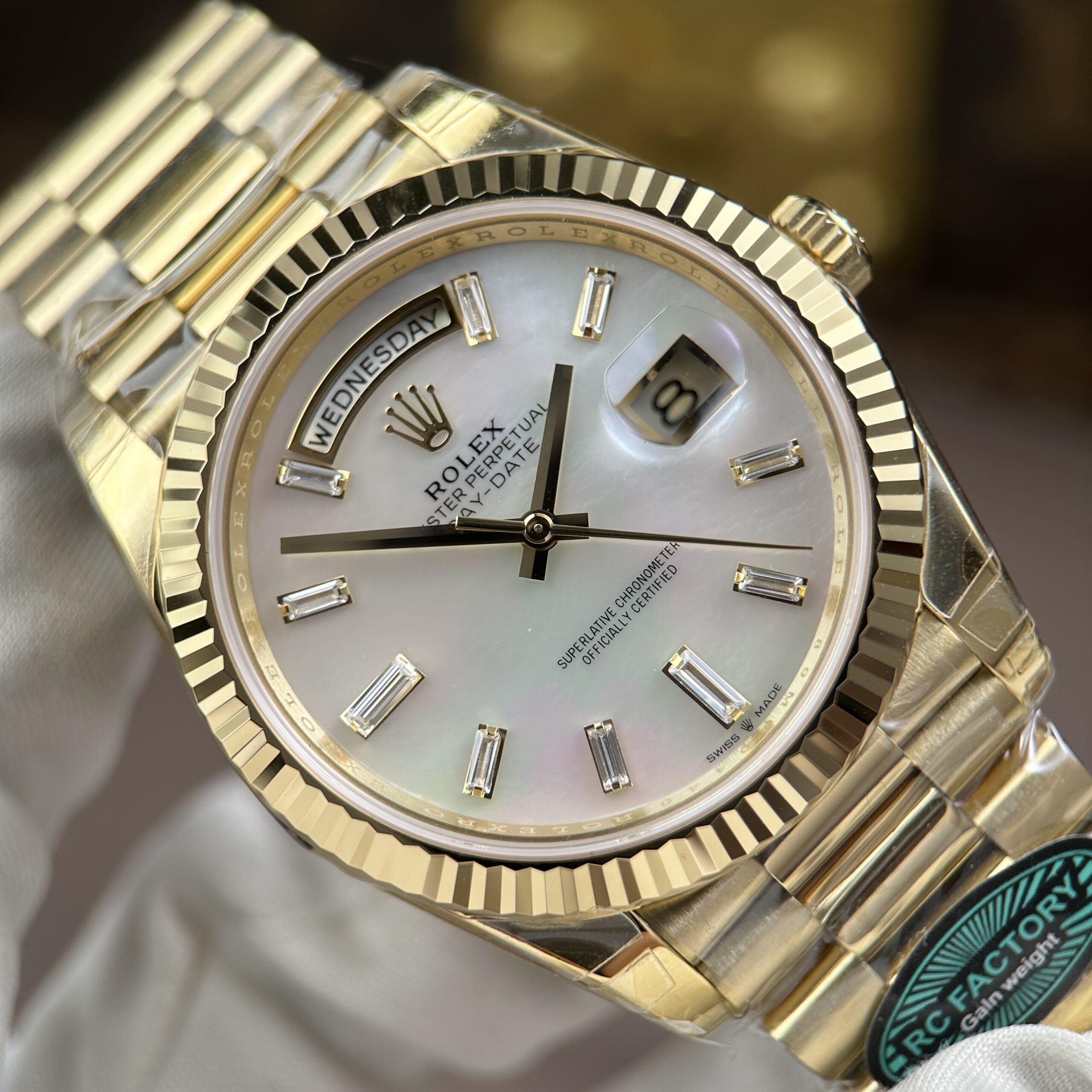 Đồng hồ Rolex Day-Date Rep 11 mặt MOP vỏ mạ vàng máy calibre 3255 xưởng RC 40mm (10) Đồng hồ Rolex Day-Date Rep 11 mặt MOP vỏ mạ vàng máy calibre 3255 xưởng RC 40mm (2)