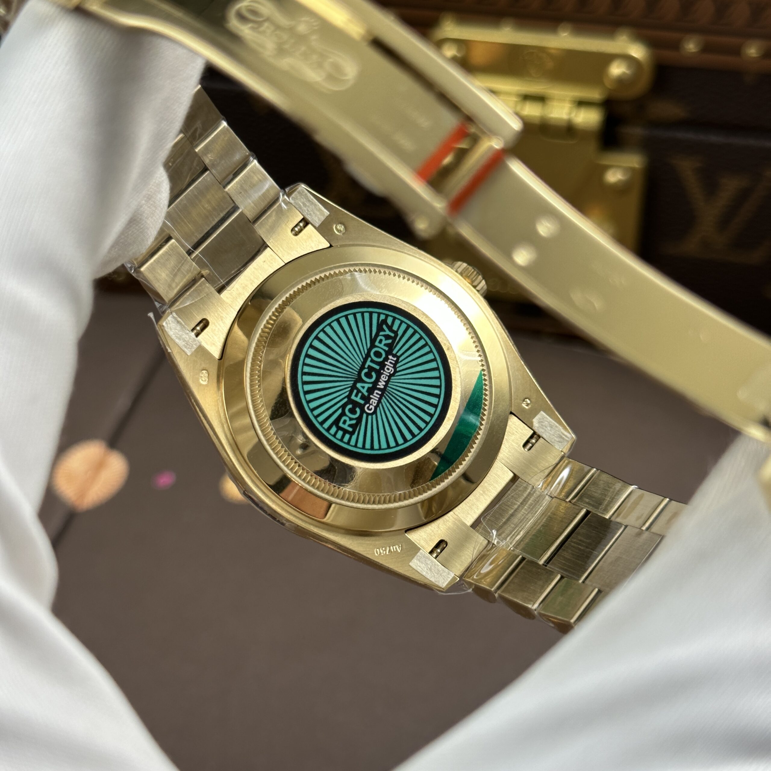 Đồng hồ Rolex Day-Date Rep 11 mặt MOP vỏ mạ vàng máy calibre 3255 xưởng RC 40mm (3) Đồng hồ Rolex Day-Date Rep 11 mặt MOP vỏ mạ vàng máy calibre 3255 xưởng RC 40mm (2)