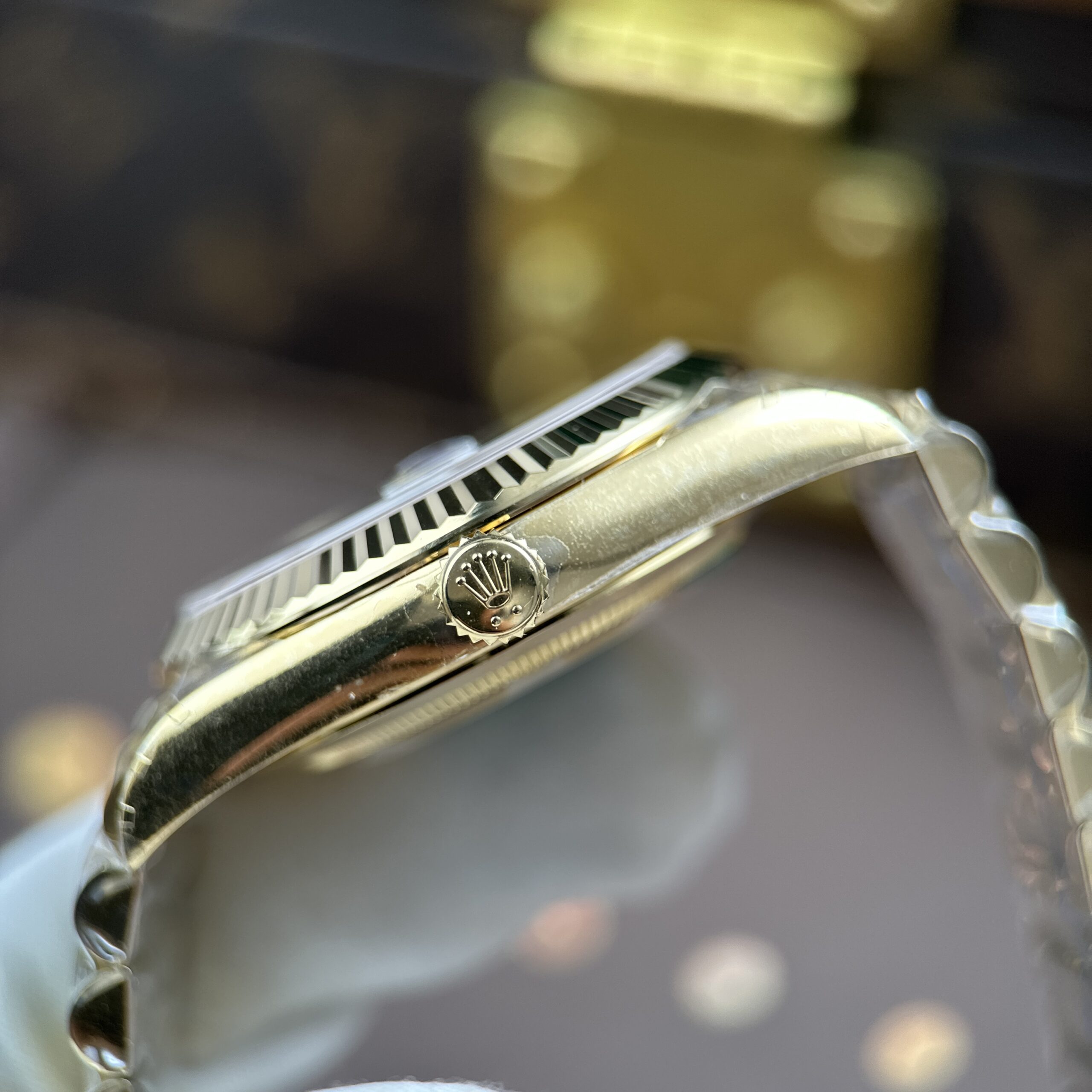 Đồng hồ Rolex Day-Date Rep 11 mặt MOP vỏ mạ vàng máy calibre 3255 xưởng RC 40mm (6) Đồng hồ Rolex Day-Date Rep 11 mặt MOP vỏ mạ vàng máy calibre 3255 xưởng RC 40mm (2)