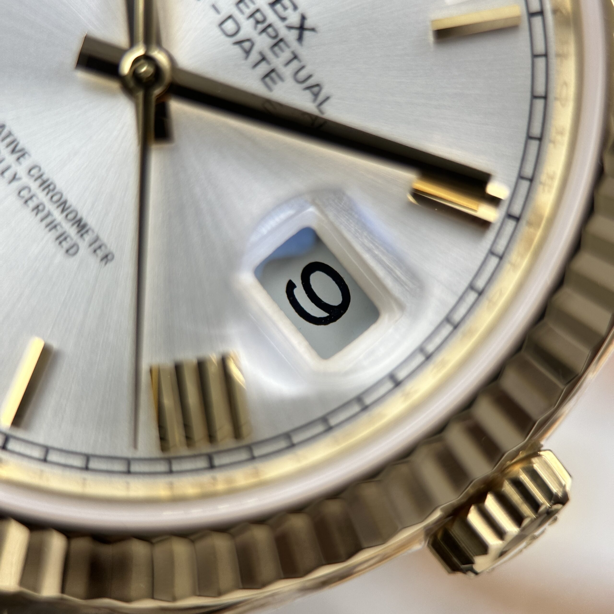 Đồng hồ Rolex Day-Date Rep 11 mặt số màu bạc trọng lượng nặng 212 gram nhà máy RC 40mm (9) Đồng hồ Rolex Day-Date Rep 11 mặt số màu bạc trọng lượng nặng 212 gram nhà máy RC 40mm (1)