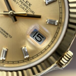Đồng hồ Rolex Day-Date Rep 11 mặt vàng champagne cọc số đá máy calibre 3255 xưởng RC 40mm (1)