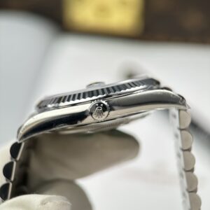 Đồng hồ Rolex Day-Date Rep cao cấp mặt xanh băng cọc số la mã máy calibre 3255 xưởng RC 40mm (2)