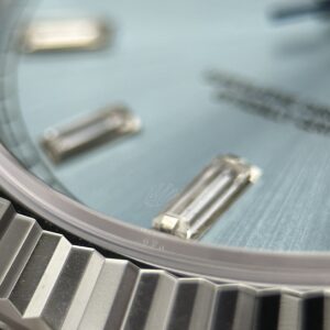 Đồng hồ Rolex Day-Date Replica 11 mặt xanh băng cọc số đá bộ máy calibre 3255 xưởng RC 40mm (2)