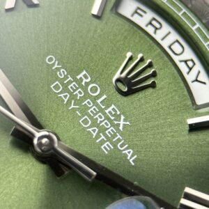 Đồng hồ Rolex Day-Date Replica 11 mặt xanh lá cây nặng 212 gram bộ máy calibre 3255 xưởng RC 40mm (1)