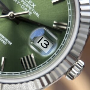 Đồng hồ Rolex Day-Date Replica 11 mặt xanh lá cây nặng 212 gram bộ máy calibre 3255 xưởng RC 40mm (1)