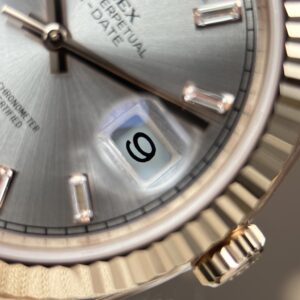 Đồng hồ Rolex Day-Date Replica cao cấp mặt bạc nặng 212 gram bộ máy calibre 3255 xưởng RC 40mm (2)