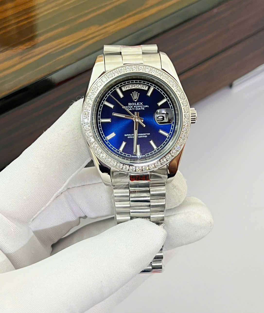 Đồng hồ Rolex Day-Date nam đính đá mặt xanh blue máy cơ nhật giá rẻ 40mm (7) Đồng hồ Rolex Day-Date nam đính đá mặt xanh blue máy cơ nhật giá rẻ 40mm