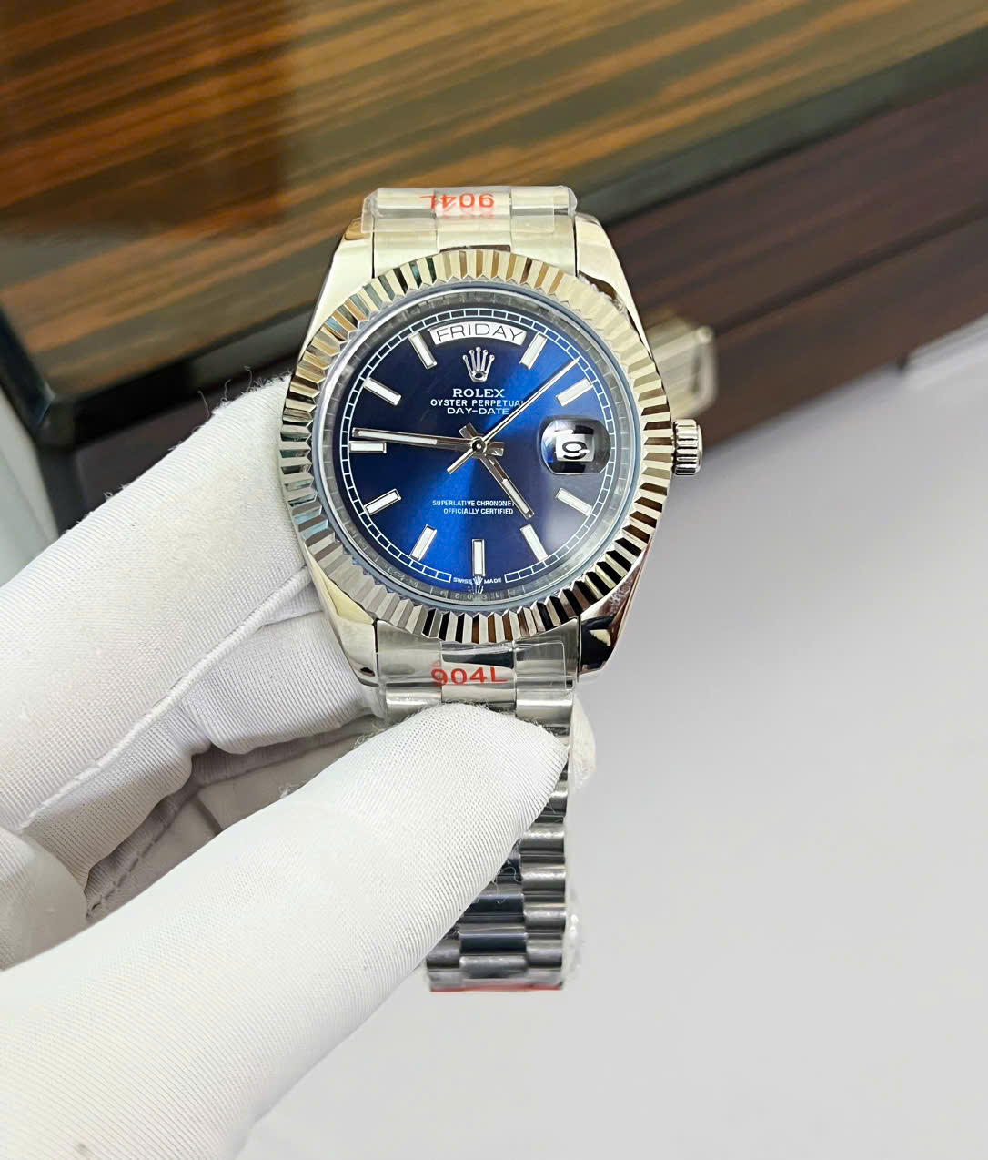 Đồng hồ Rolex Day-Date nam mặt xanh blue cọc số dạ quang fake cao cấp 40mm (2) Đồng hồ Rolex Day-Date nam mặt xanh blue cọc số dạ quang fake cao cấp 40mm