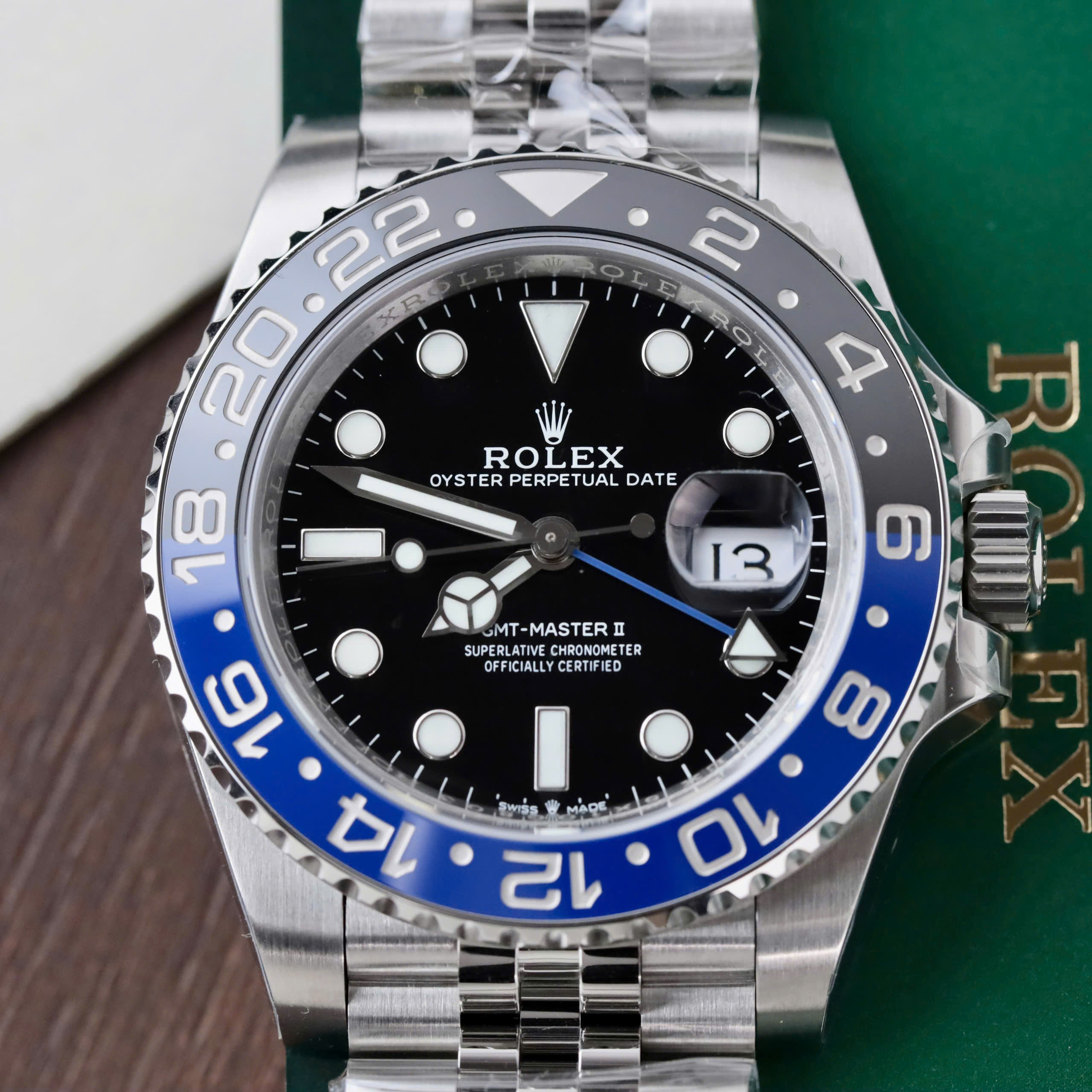 Đồng hồ Rolex GMT-Master II 126710BLNR Batgirl Rep 11 viền gốm xanh đen nhà máy VS 40mm (7) Đồng hồ Rolex GMT-Master II 126710BLNR Batgirl Rep 11 viền gốm xanh đen nhà máy VS 40mm (2)