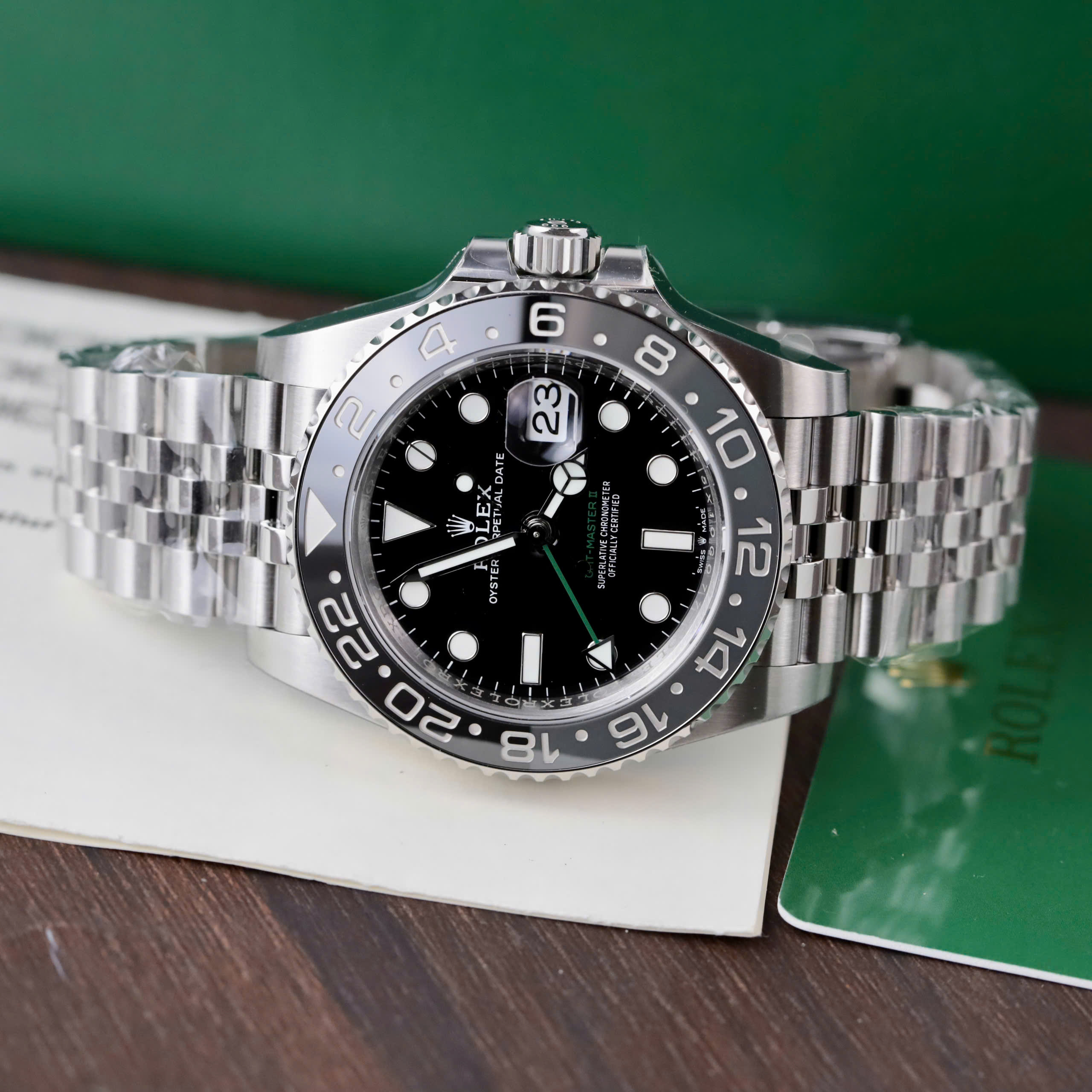 Đồng hồ Rolex GMT-Master II 126710GRNR Bruce Wayne Rep 11 viền gốm xám đen xưởng VS 40mm (8) Đồng hồ Rolex GMT-Master II 126710GRNR Bruce Wayne Rep 11 viền gốm xám đen xưởng VS 40mm (2)