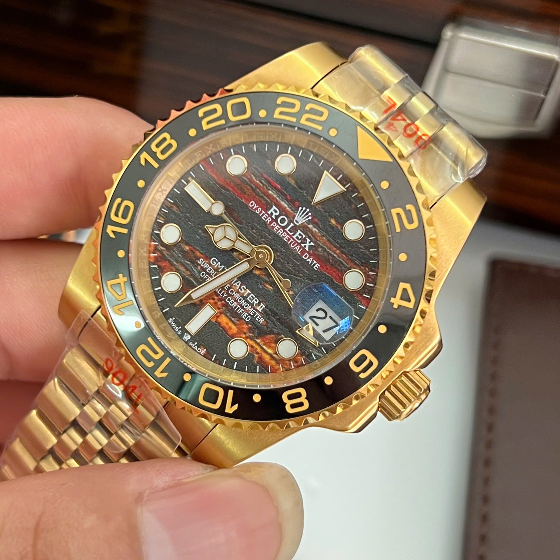 Đồng hồ Rolex GMT-Master II Nam vàng gold mặt đá mắt hổ fake cao cấp 40mm (2) Đồng hồ Rolex GMT-Master II Nam vàng gold mặt đá mắt hổ fake cao cấp 40mm