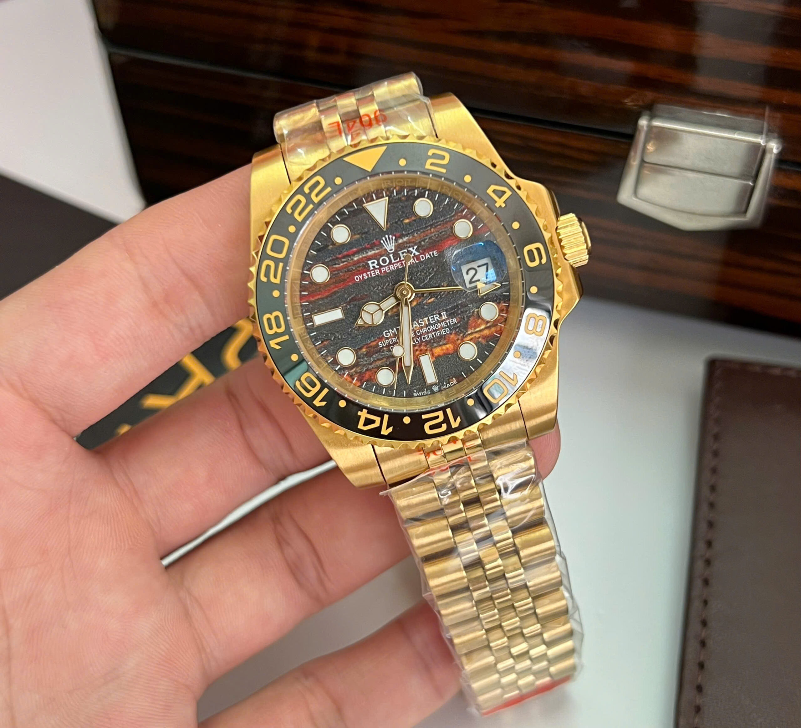Đồng hồ Rolex GMT-Master II Nam vàng gold mặt đá mắt hổ fake cao cấp 40mm (4) Đồng hồ Rolex GMT-Master II Nam vàng gold mặt đá mắt hổ fake cao cấp 40mm