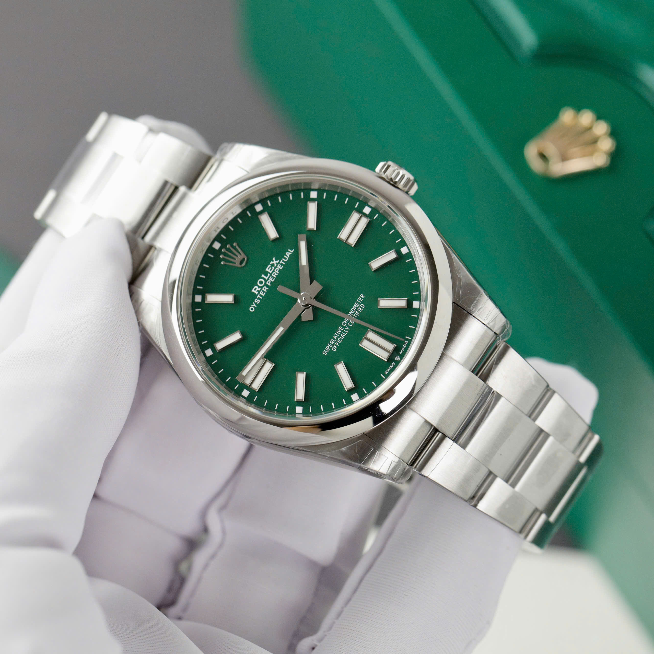 Đồng hồ Rolex Rep 11 Oyster Perpetual 126000 mặt xanh lá cây dây kim loại xưởng VS 41mm (9) Đồng hồ Rolex Rep 11 Oyster Perpetual 126000 mặt xanh lá cây dây kim loại xưởng VS 41mm (2)