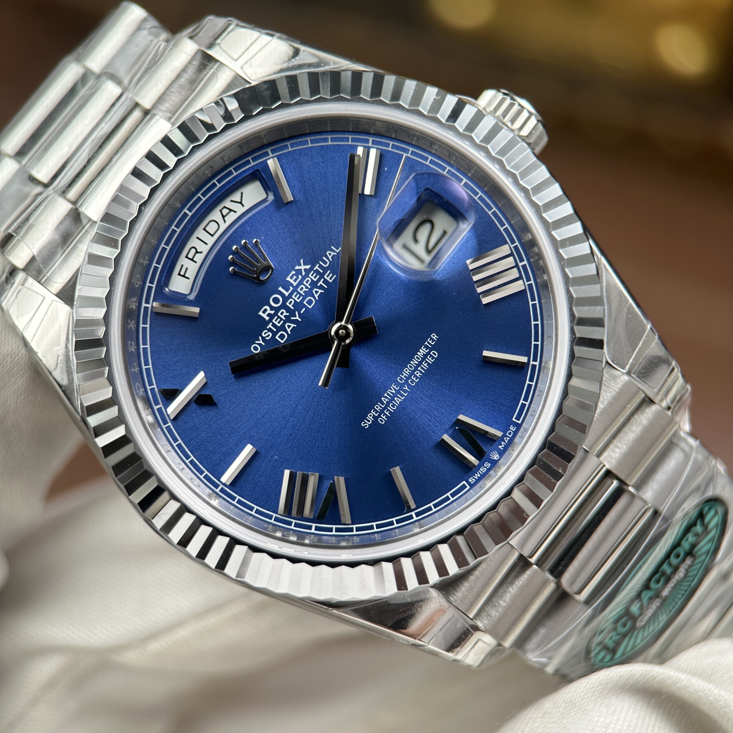 Đồng hồ Rolex nam Replica 11 Day-Date mặt xanh dương nặng 212 gram bộ máy calibre 3255 xưởng RC 40mm (11) Đồng hồ Rolex nam Replica 11 Day-Date mặt xanh dương nặng 212 gram bộ máy calibre 3255 xưởng RC 40mm (2)