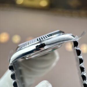 Đồng hồ nam Rolex Day-Date Rep 11 mặt xanh ombre nặng 212 gram bộ máy calibre 3255 xưởng RC 40mm (2)