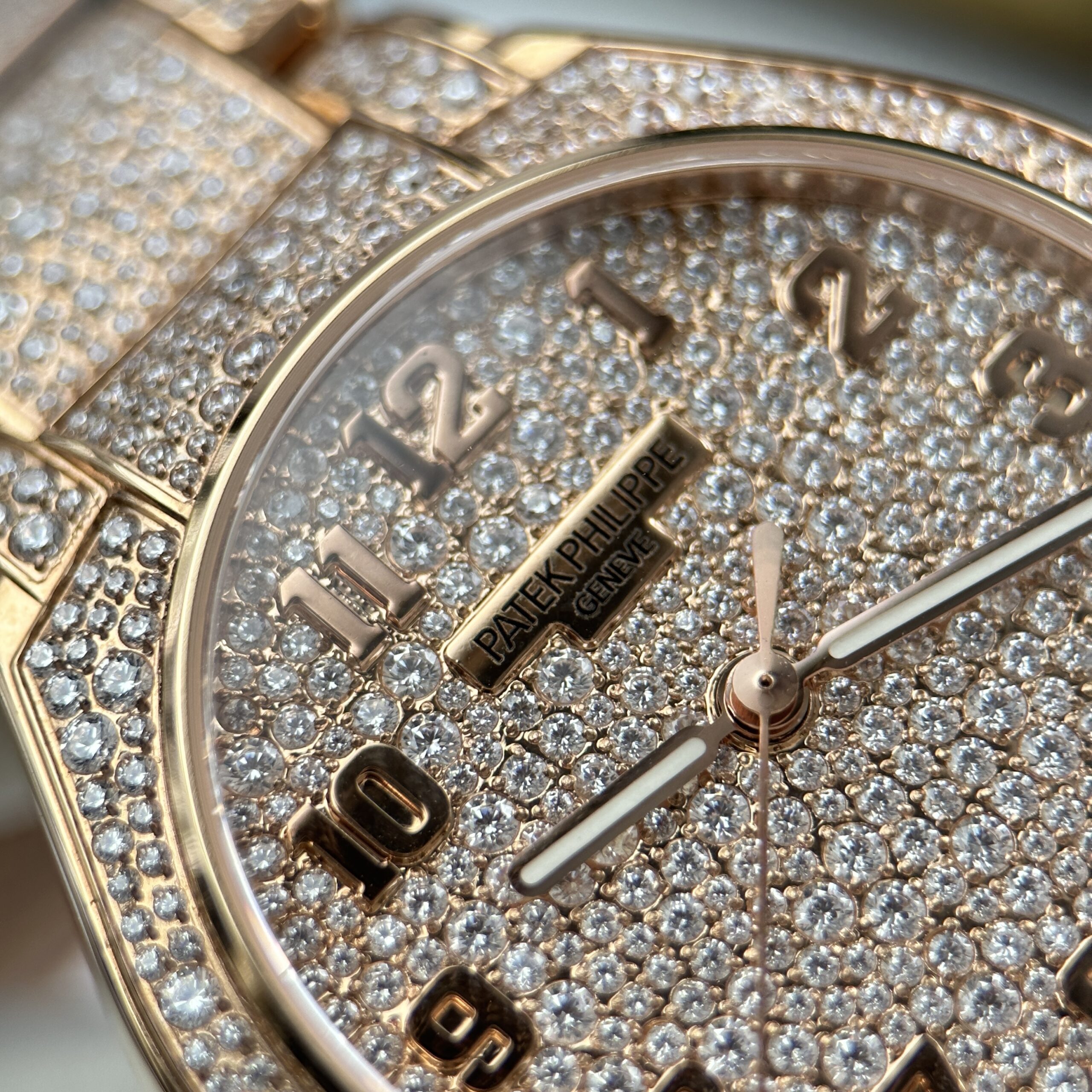 Đồng hồ nữ Patek Philippe Twenty 4 7300 Replica 11 vỏ mạ vàng hồng đính full đá 36mm (8) Đồng hồ nữ Patek Philippe Twenty 4 7300 Replica 11 vỏ mạ vàng hồng đính full đá 36mm (2)