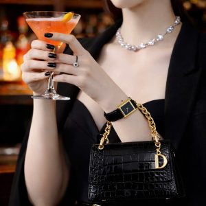 Đồng Hồ Cartier Tank Louis nữ vàng gold dây da đen fake cao cấp 24x32mm