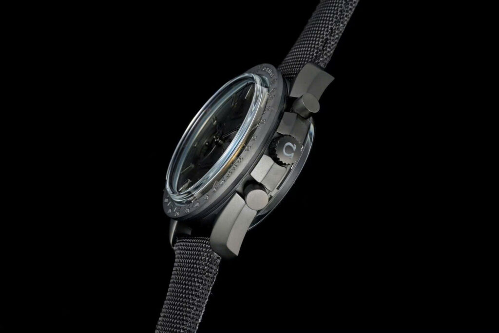 Đồng hồ Omega SpeedMaster Dark Side Of The Moon Rep 11 vỏ gốm đen dây vải 44mm (2)